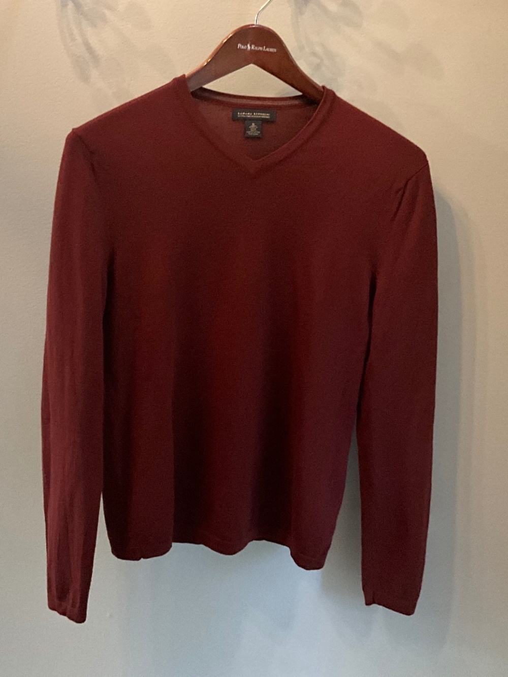 Banana Republic Burgundy V Neck Merino sweater, M